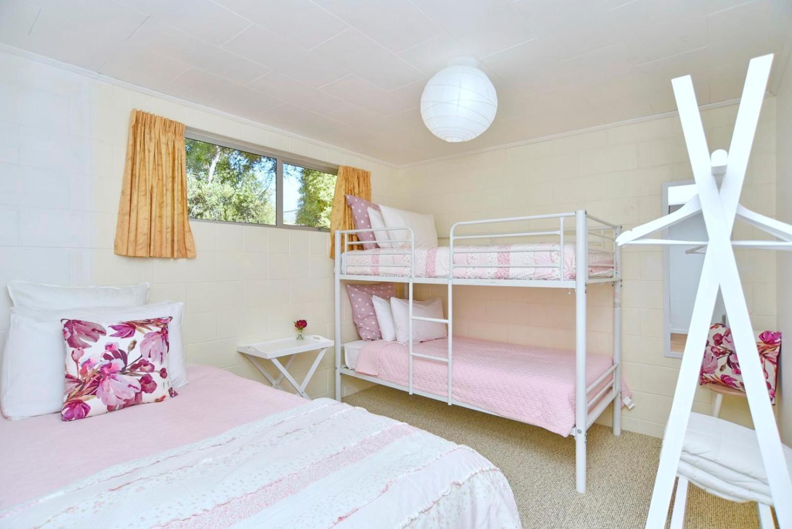 Akaroa Harbour View - Christchurch Holiday Homes Dış mekan fotoğraf